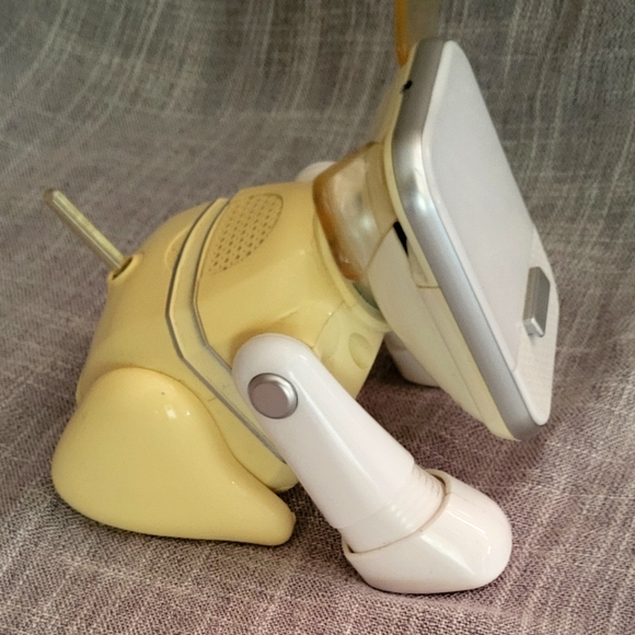 2008 Sega iDOG - Interactive with MP3 Player - Action Figure - Vintage T… - Picture 1 of 8